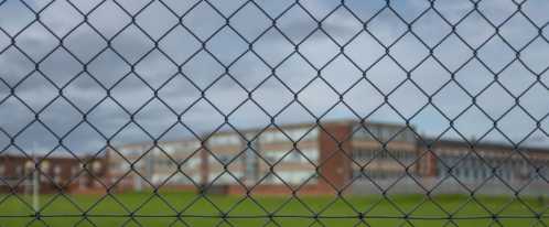 عکس شاخص فنس دیوار.