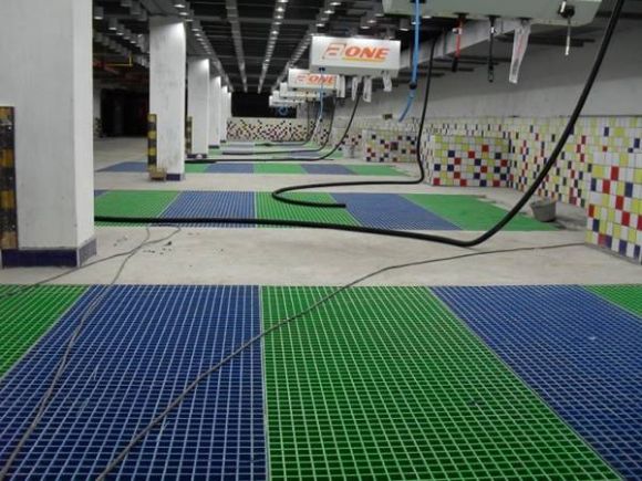 عکس کاربرد گریتینگ کامپوزیتی به عنوان کف پوش .